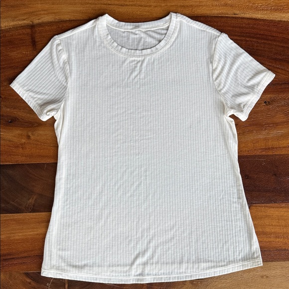 Alo Yoga Ribbed Sea Coast Tee (Ivory) - Picture 5 of 7